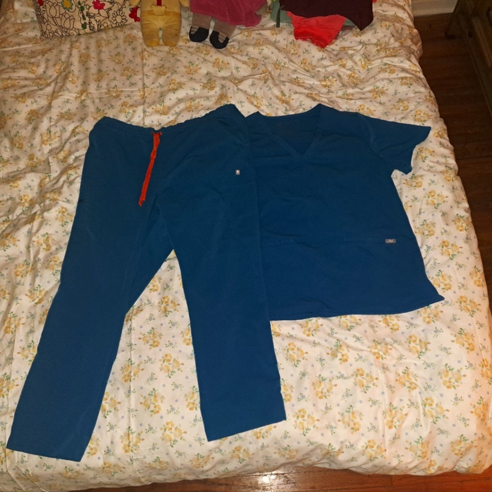 Figs XL Scrub Set